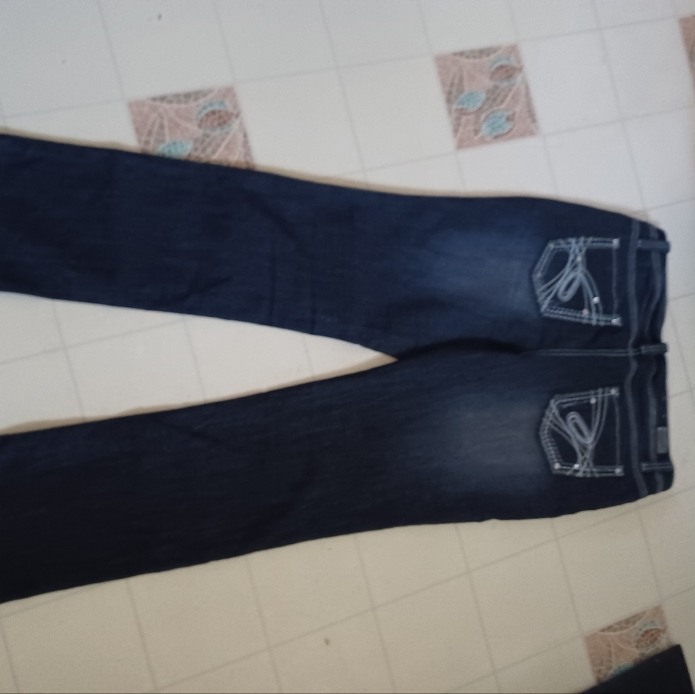 Gentry Used Earl Jeans - Picture 4 of 6